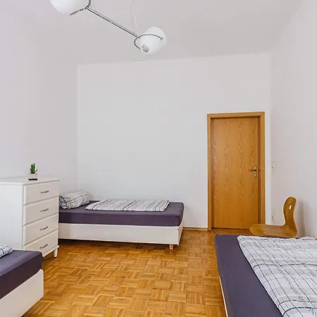 Апартаменты Enjoy Your With Dkn - Mon-sun - Late Night Check-in - Multilanguage - Near Railway Station - Witamy Serdecznie
